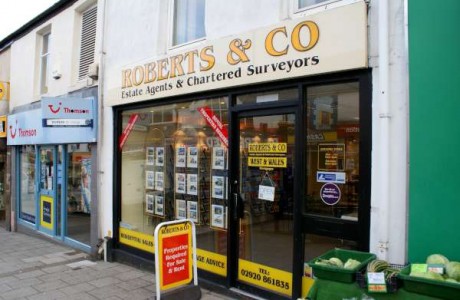 Roberts & Co Estate Agents